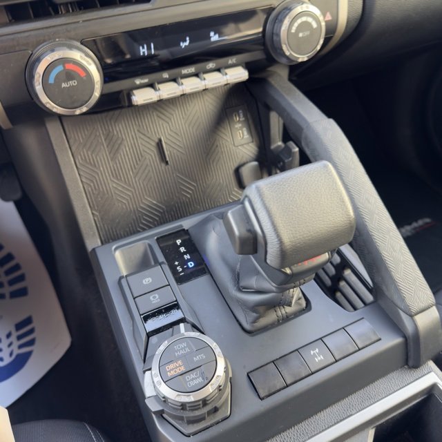 Used 2024 Toyota Tacoma TRD Off-Road image 17