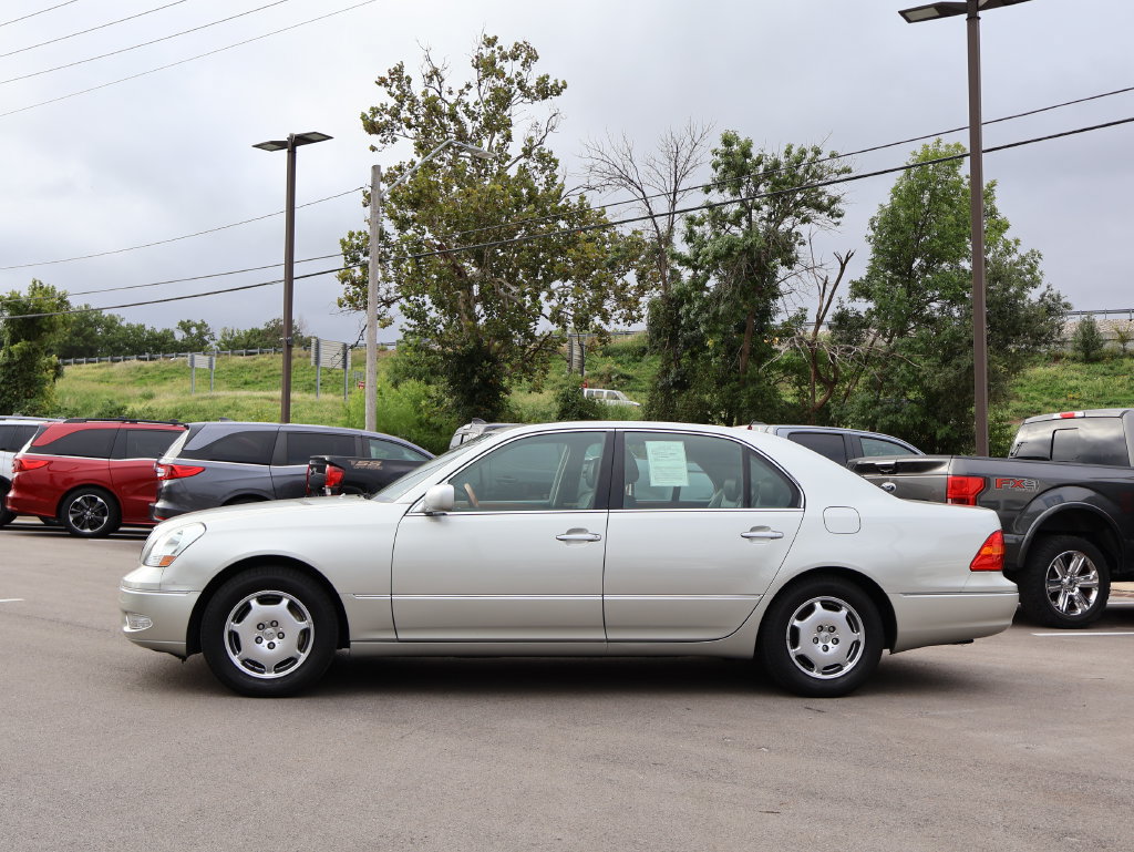 Used 2002 Lexus LS 430 RWD image 4