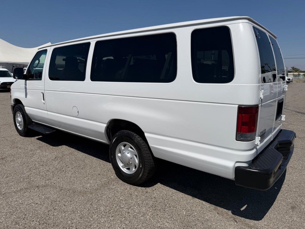 Used 2009 Ford E-350 and Econoline 350 Extended Wagon Super Duty RWD image 9