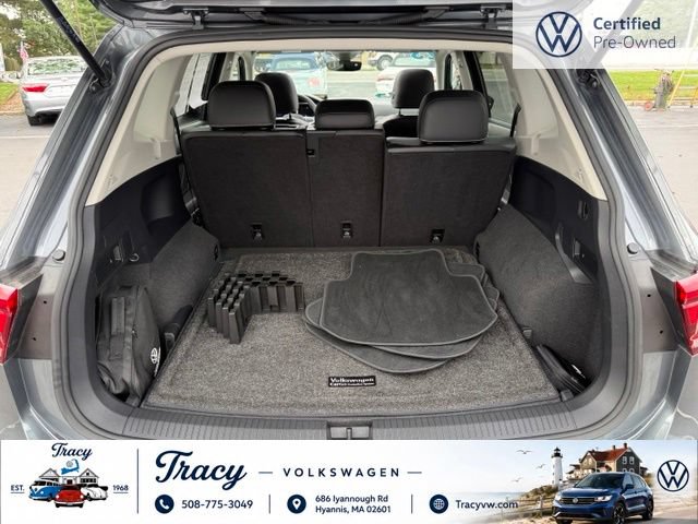 Certified 2023 Volkswagen Tiguan SE w/ Panoramic Sunroof Package AWD/4WD image 8