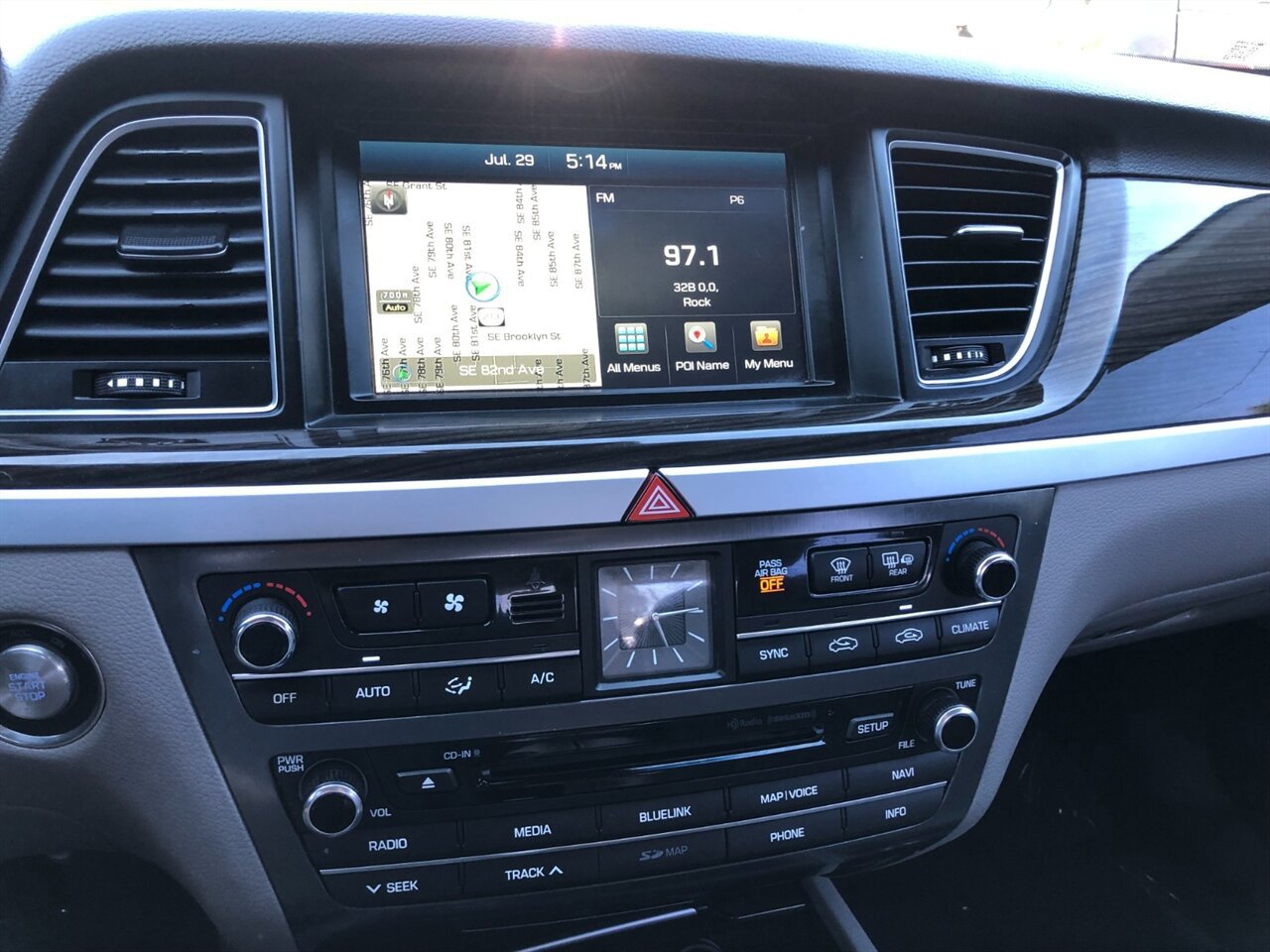 Used 2015 Hyundai Genesis 3.8 image 13