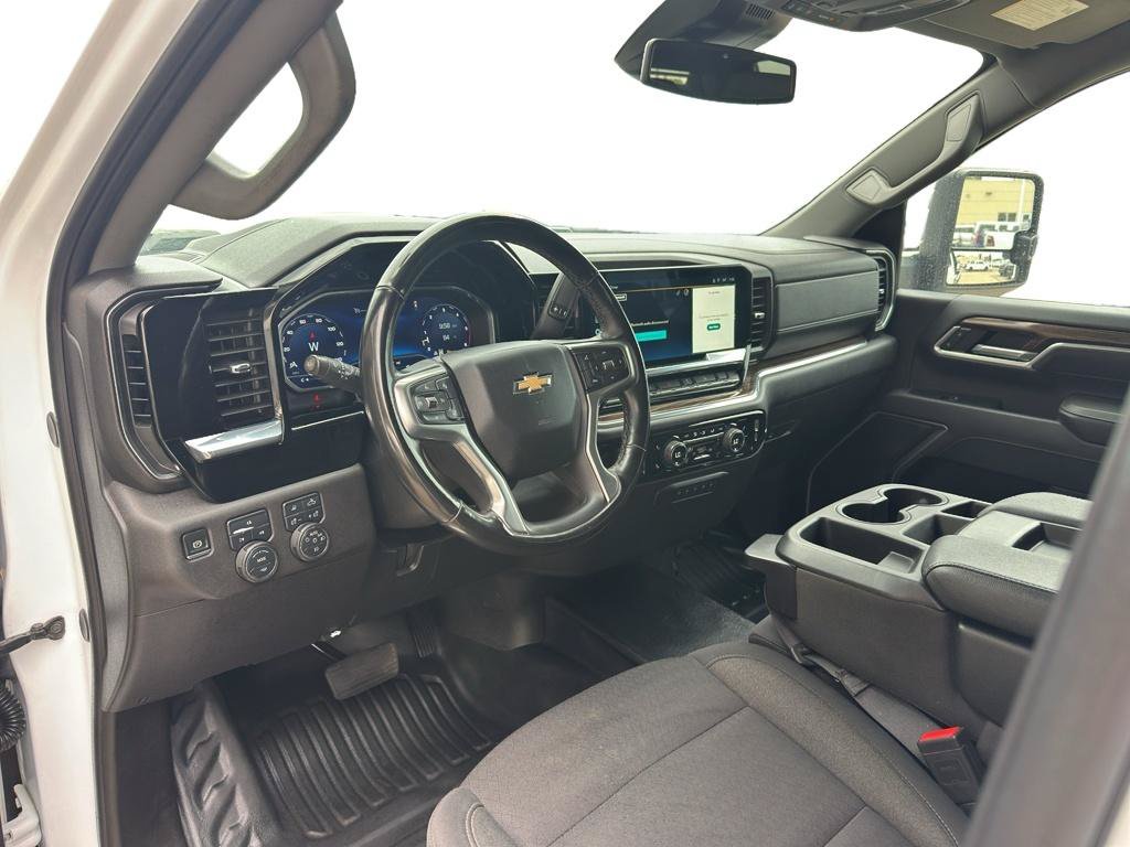 Used 2025 Chevrolet Silverado 2500 LT w/ Convenience Package AWD/4WD image 8