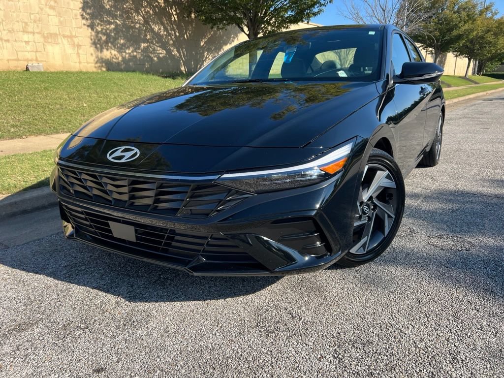 Used 2025 Hyundai Elantra Limited
