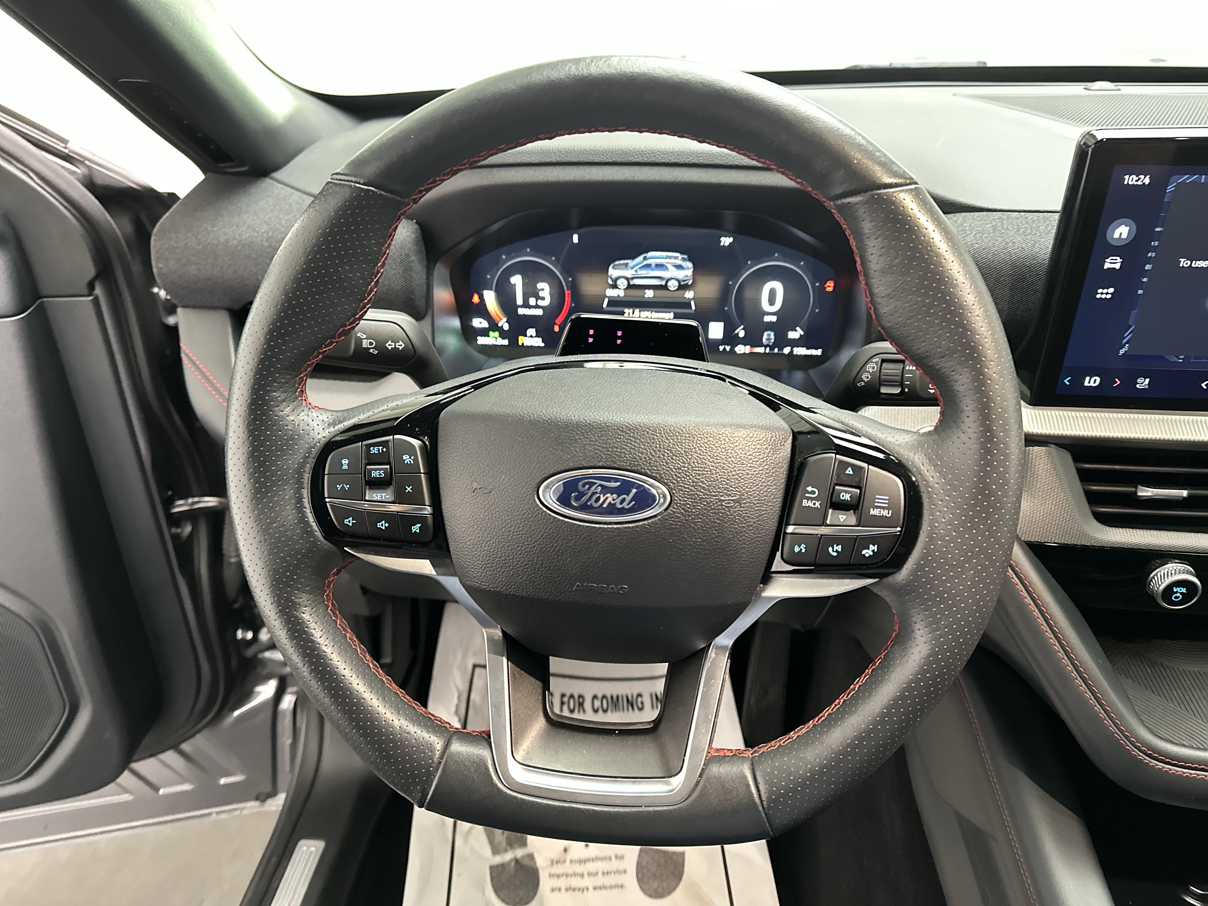 Used 2025 Ford Explorer ST-Line w/ ST-Line Street Pack AWD/4WD image 31