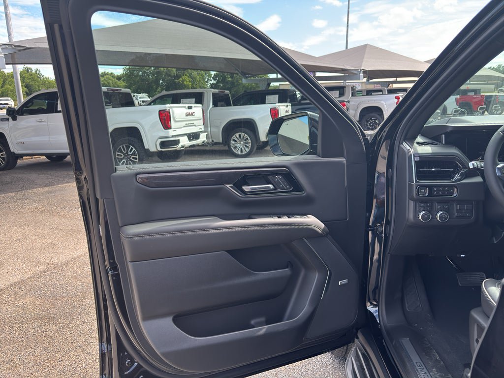 New 2026 GMC Yukon XL Elevation w/ Elevation Premium Package AWD/4WD image 12
