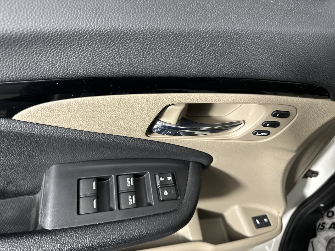 Used 2019 Honda Pilot Touring image 3