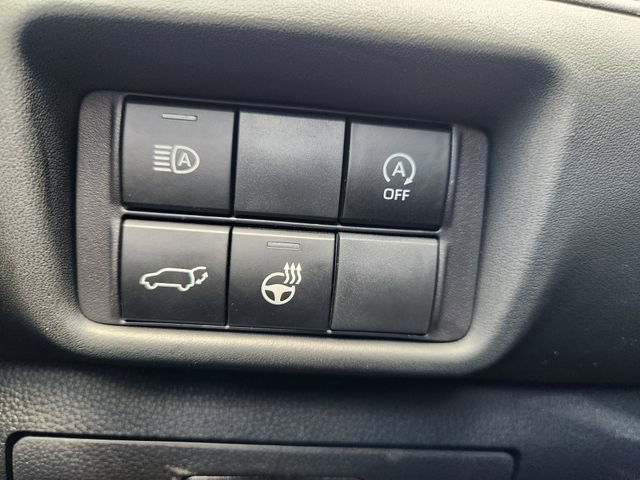 Certified 2025 Toyota Highlander Limited FWD image 21