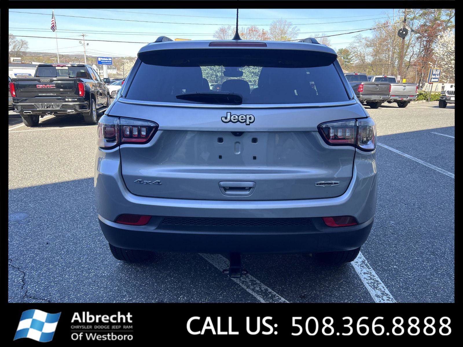 Used 2022 Jeep Compass Latitude AWD/4WD image 4