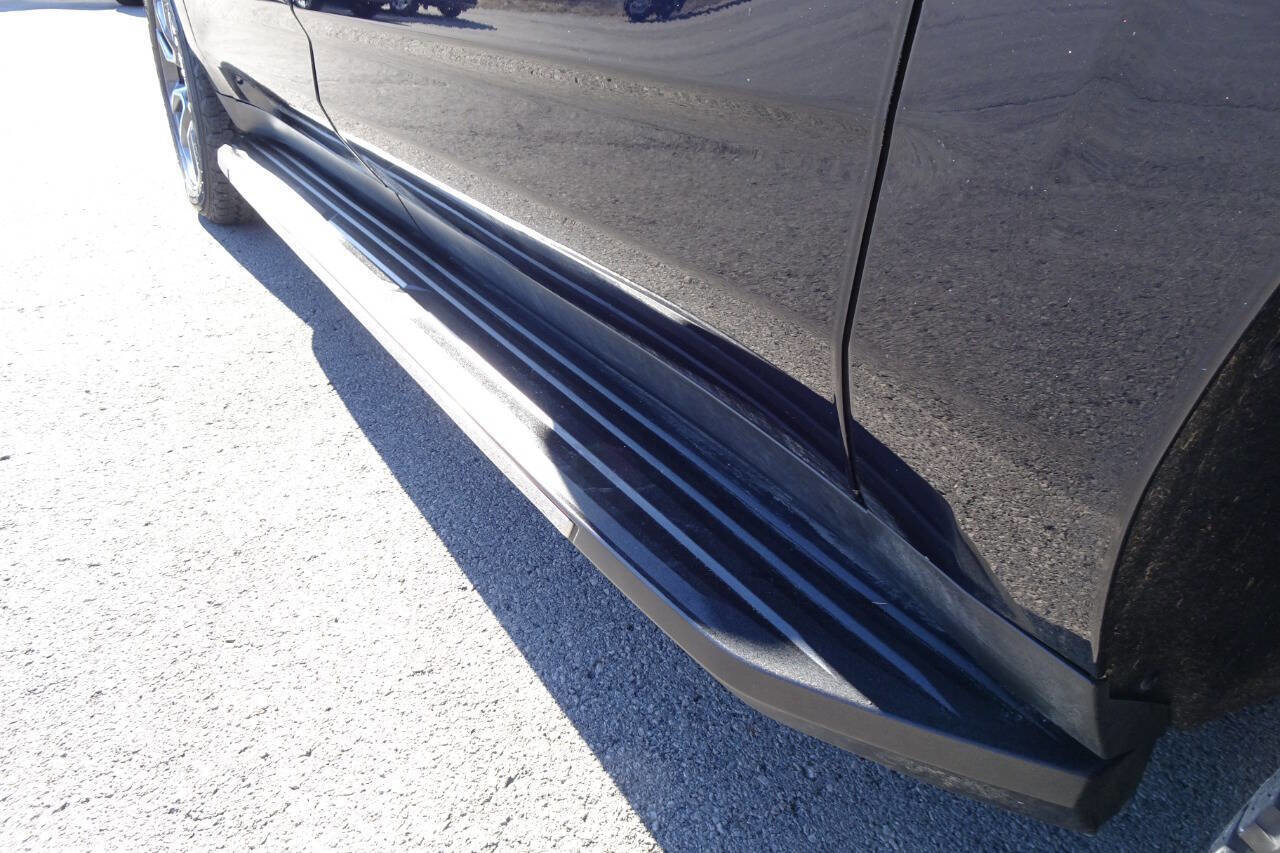 Used 2021 Chevrolet Suburban LT image 13