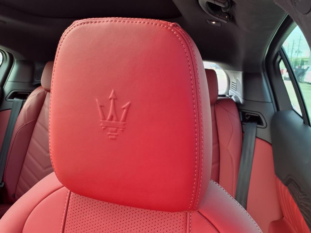 New 2025 Maserati Grecale GT image 17