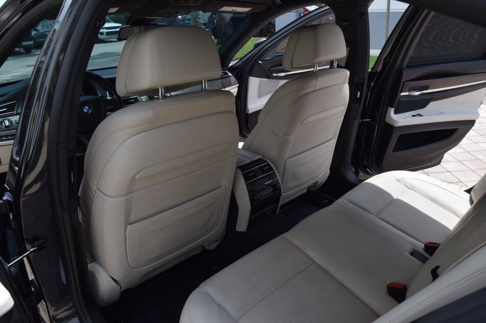 Used 2015 BMW 750i RWD image 45