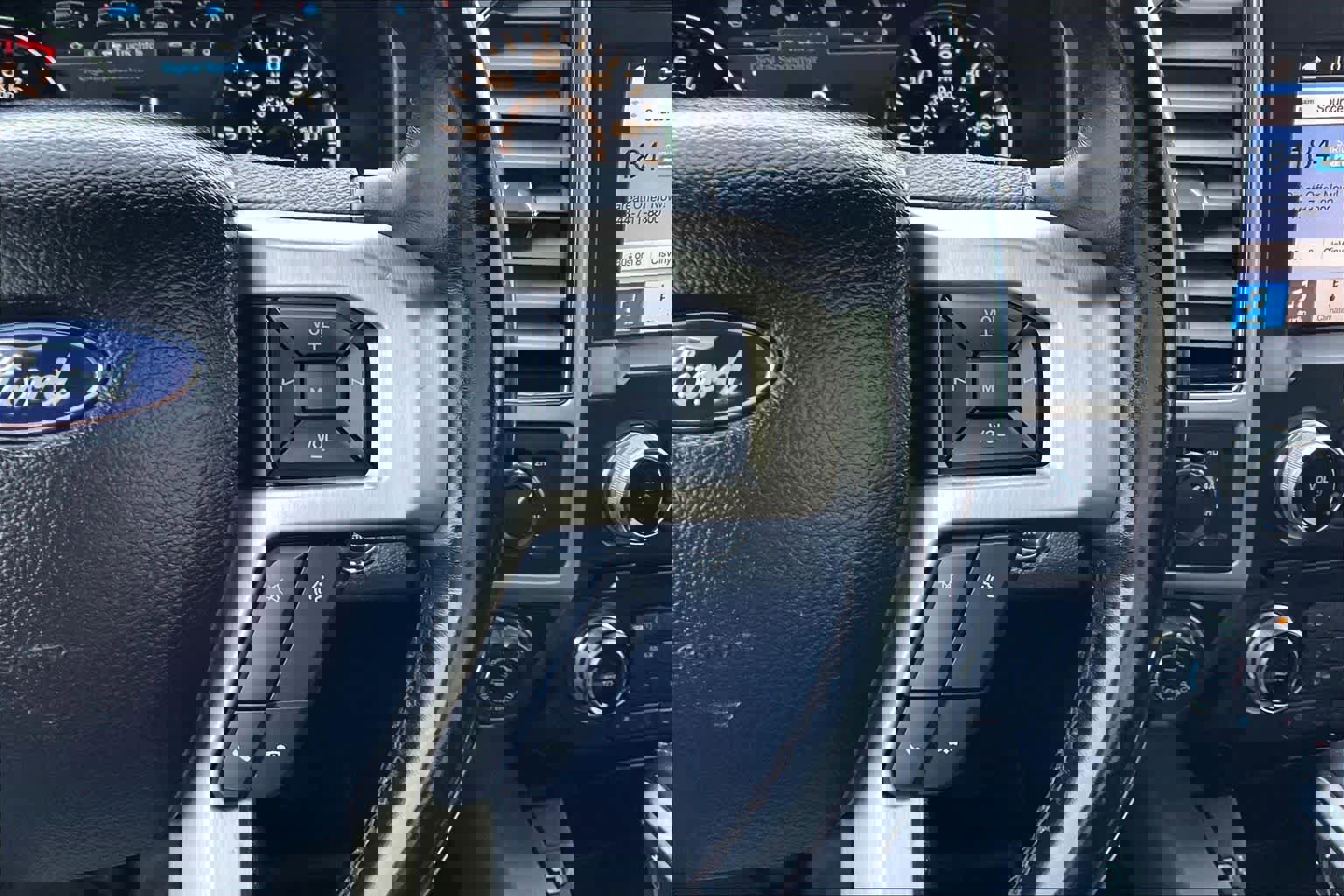 Used 2018 Ford F150 Platinum w/ Equipment Group 701A Luxury image 25