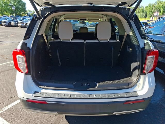 Used 2022 Ford Explorer XLT w/ Equipment Group 202A AWD/4WD image 29