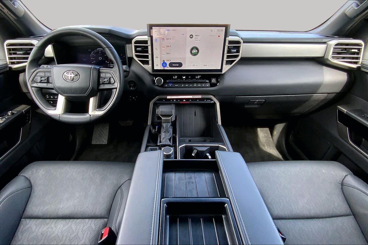 Used 2025 Toyota Tundra Limited AWD/4WD image 15