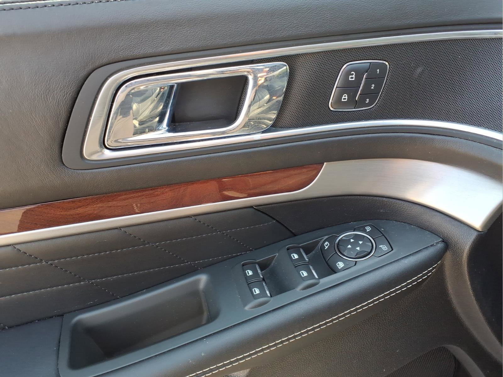 Used 2018 Ford Explorer Platinum image 5