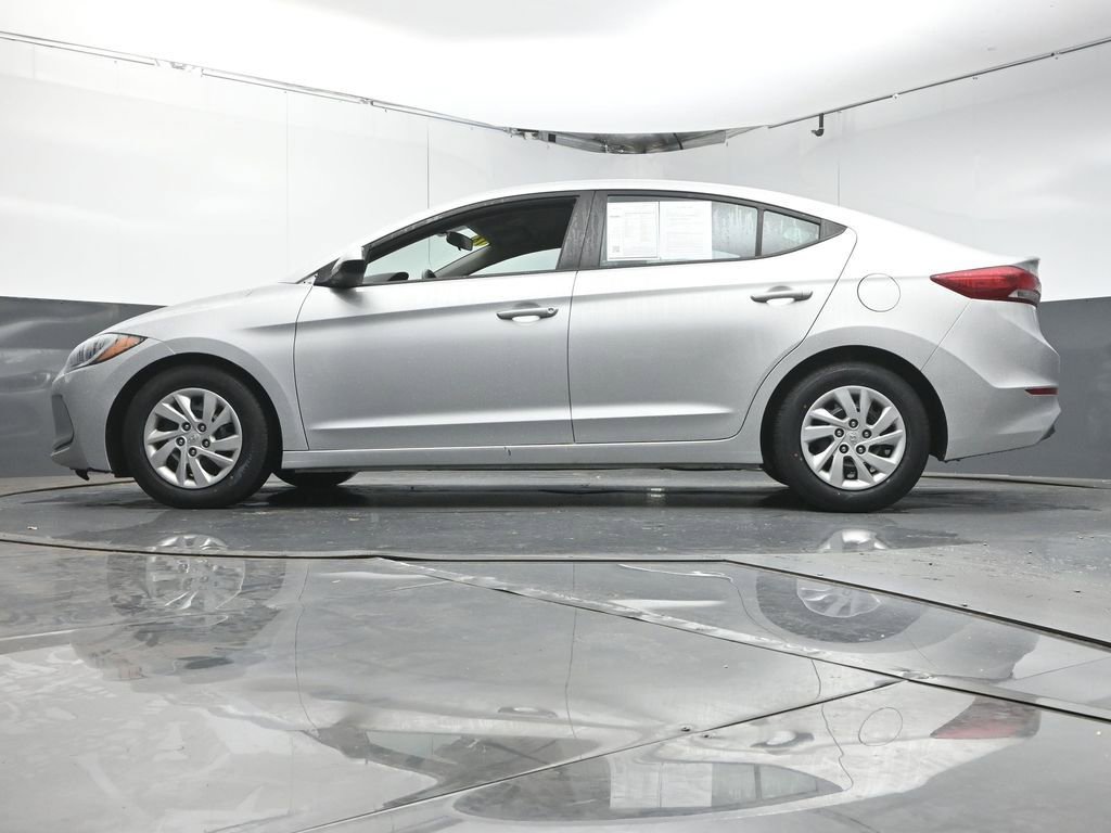 Used 2018 Hyundai Elantra SE w/ Cargo Package image 32