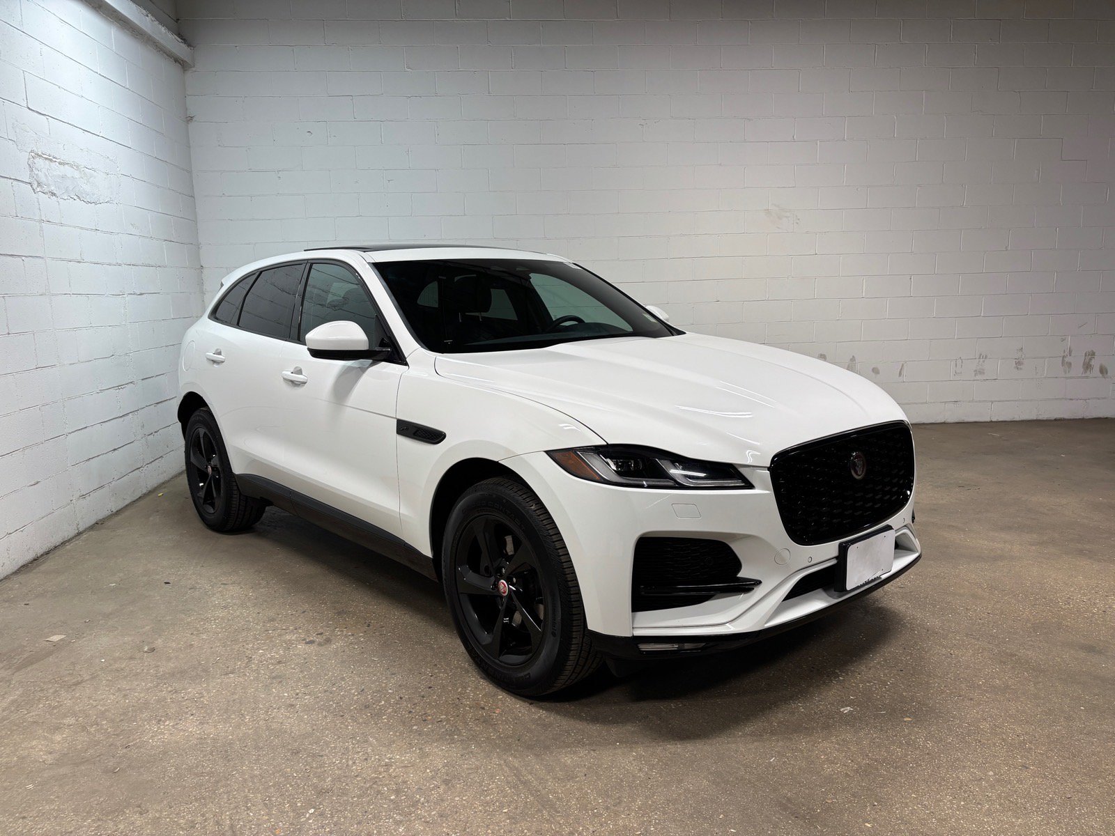 Used 2023 Jaguar F-PACE S AWD/4WD image 4