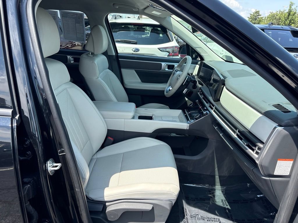 Used 2024 Hyundai Santa Fe SEL AWD/4WD image 16