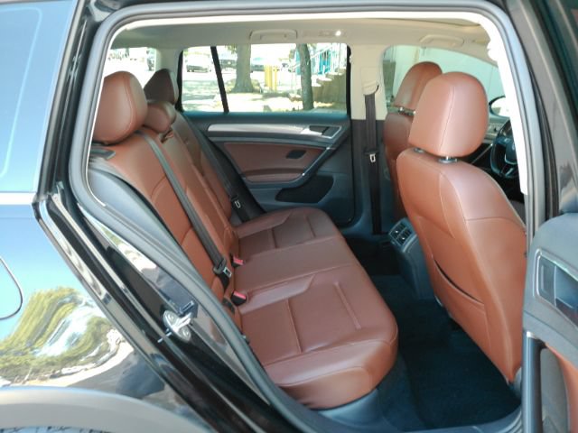 Used 2018 Volkswagen Golf Alltrack SE AWD/4WD image 25