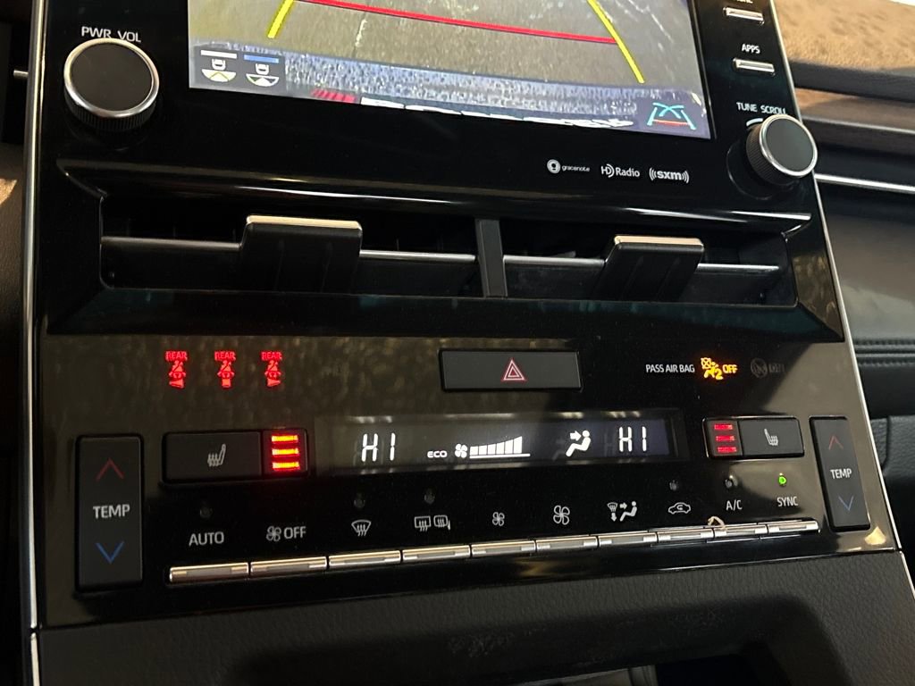 Used 2019 Toyota Avalon XLE w/ Moonroof Package image 16