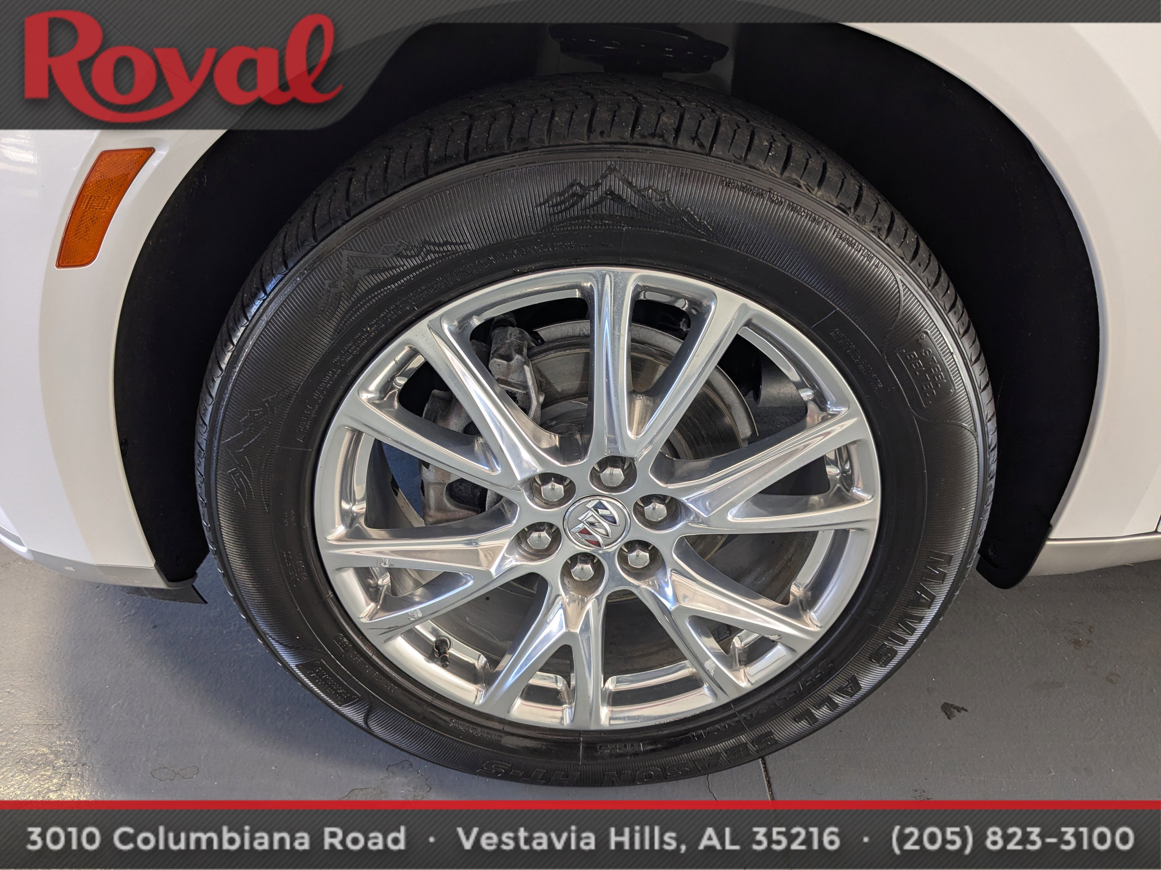 Used 2023 Buick Enclave Essence w/ Experience Buick Package image 29