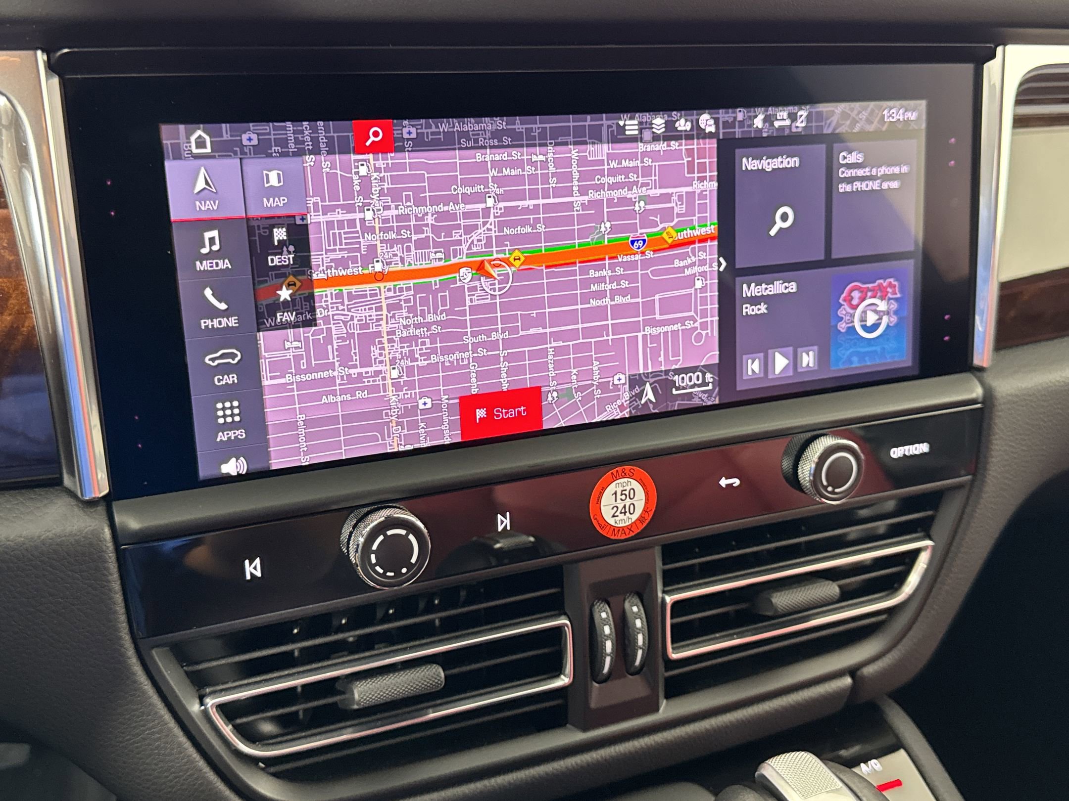 Certified 2025 Porsche Macan GTS image 24