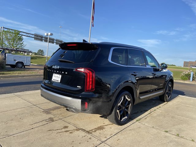 Used 2025 Kia Telluride S image 17