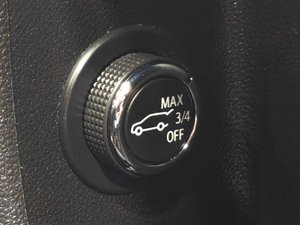 Used 2019 Cadillac XT4 Sport w/ Cold Weather Package FWD image 38