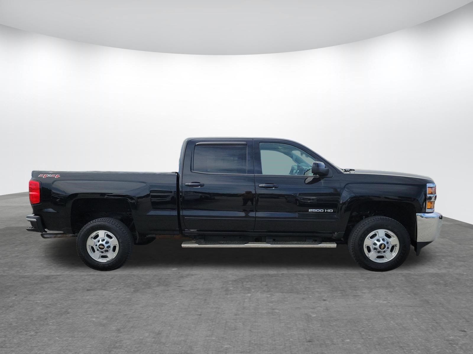Used 2017 Chevrolet Silverado 2500 LT AWD/4WD image 4