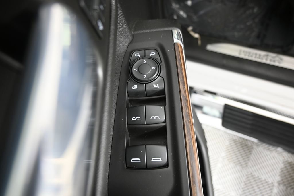 Used 2021 Chevrolet Silverado 1500 High Country AWD/4WD image 19