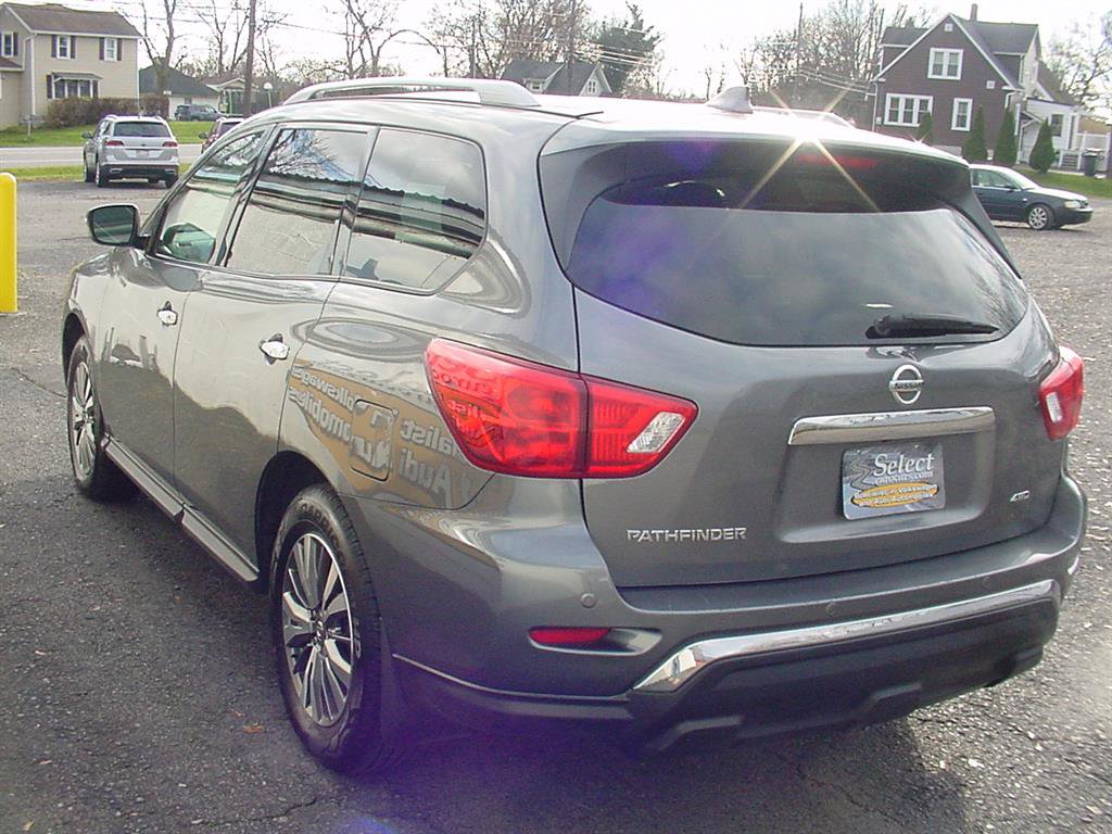Used 2019 Nissan Pathfinder S AWD/4WD image 4
