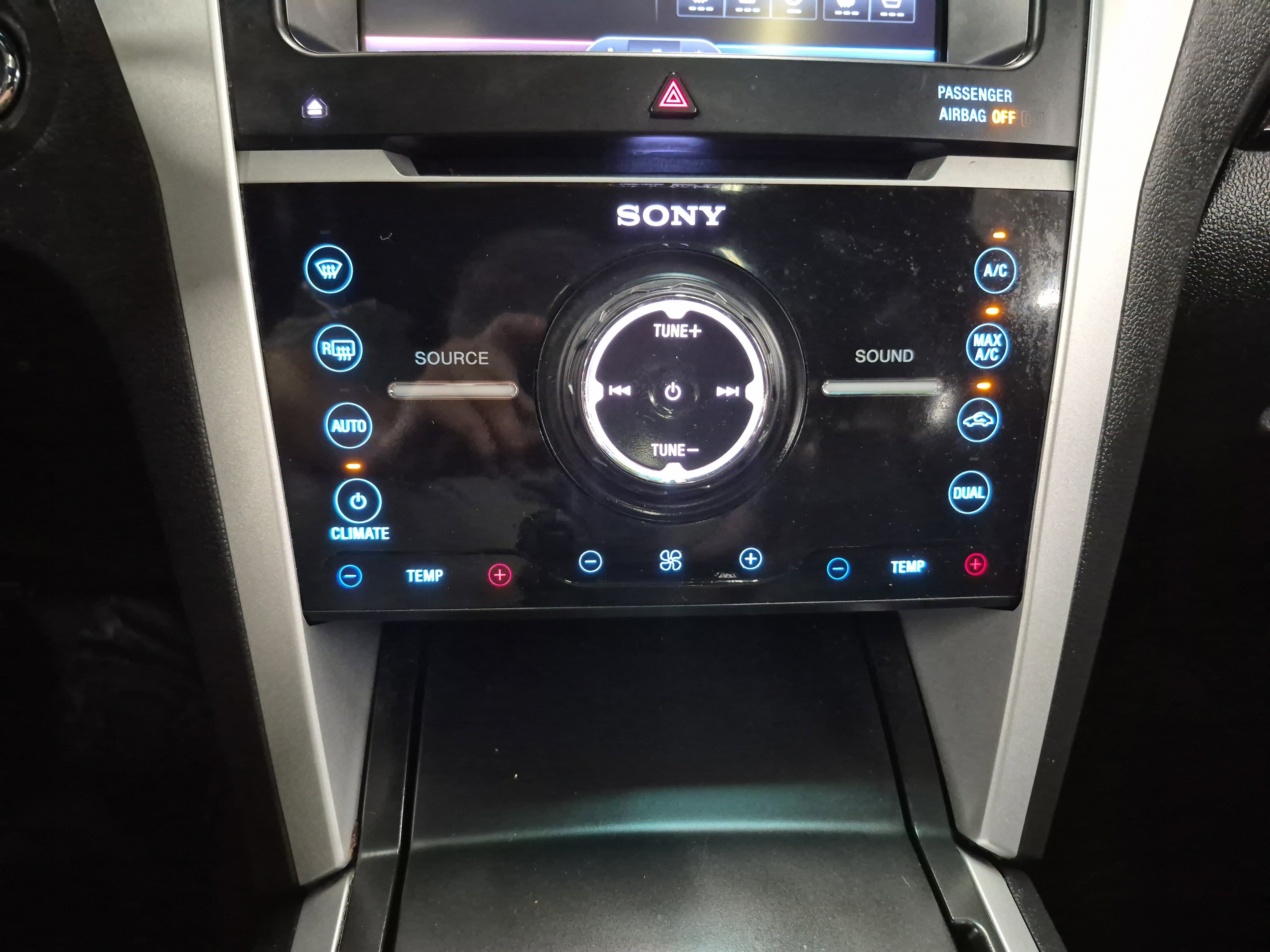 Used 2015 Ford Explorer Limited w/ Equipment Group 301A FWD image 33