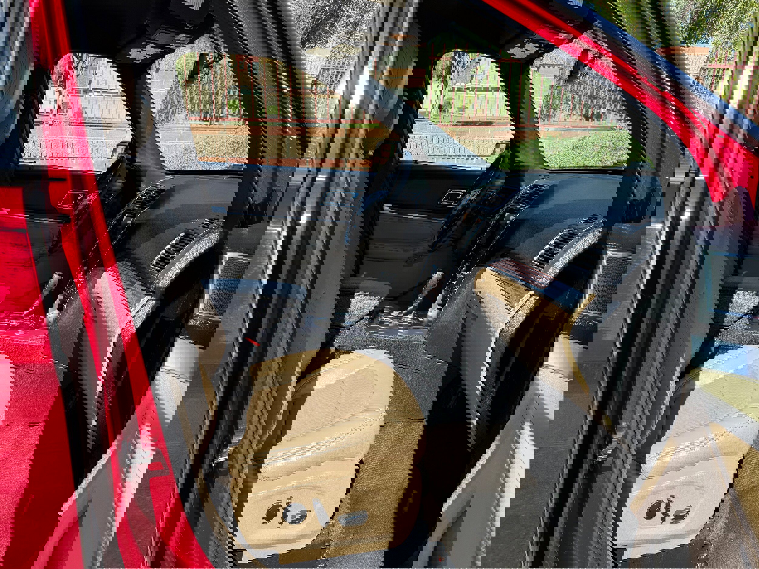 Used 2017 Ford Explorer Limited image 11