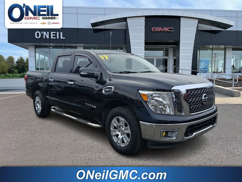 Used 2017 Nissan Titan SV video 1