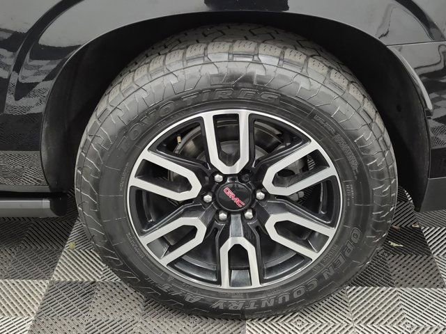 Used 2021 GMC Yukon XL AT4 w/ AT4 Premium Plus Package AWD/4WD image 11