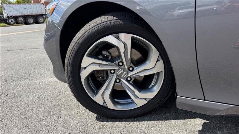 Used 2018 Honda Accord EX image 16