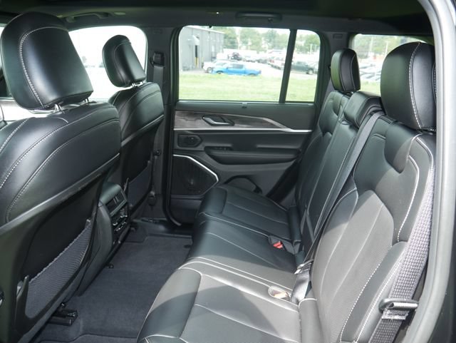 Used 2025 Jeep Grand Cherokee Limited 4xe w/ Luxury Tech Group II AWD/4WD image 25