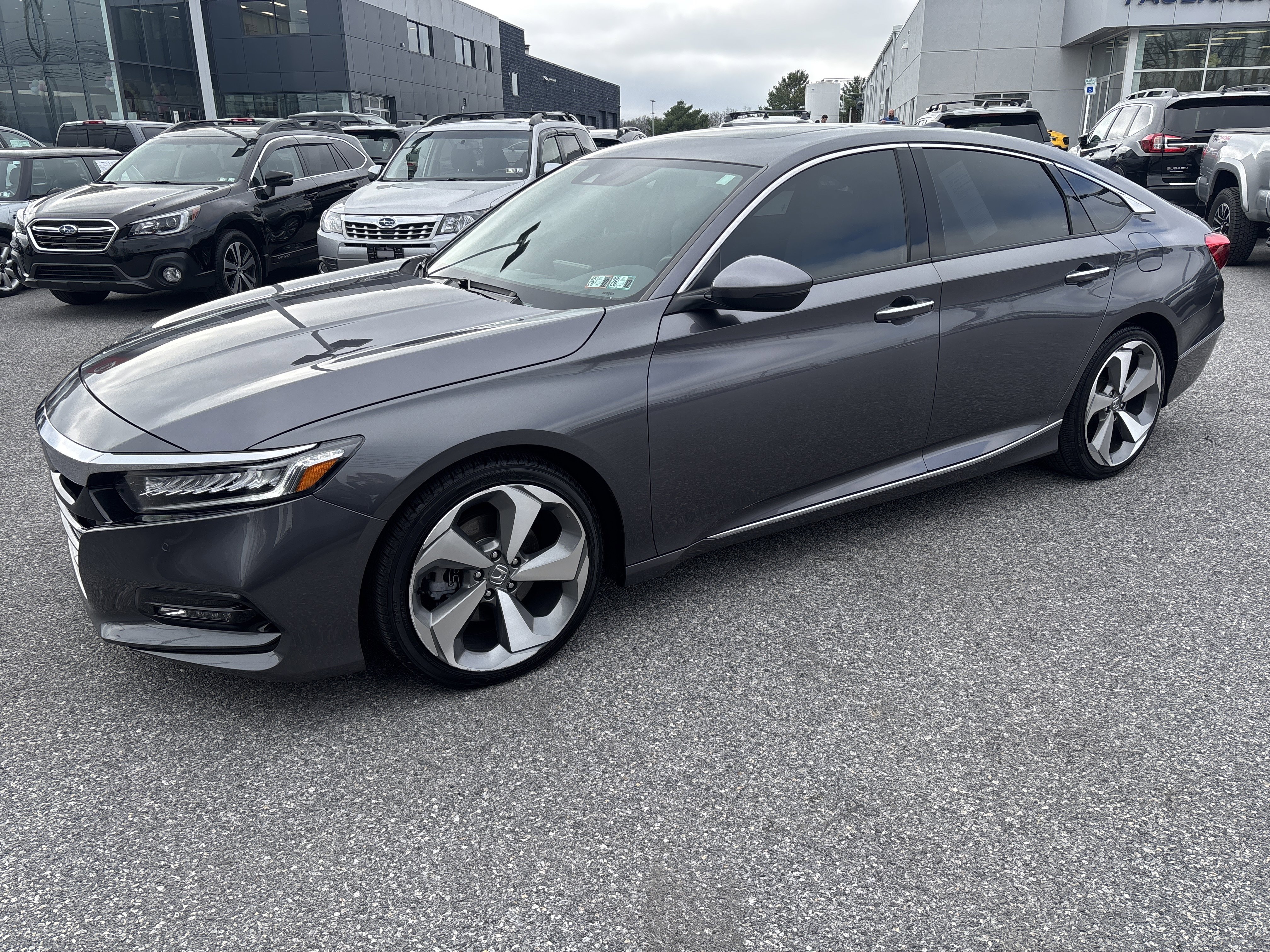 Used 2019 Honda Accord Touring image 3
