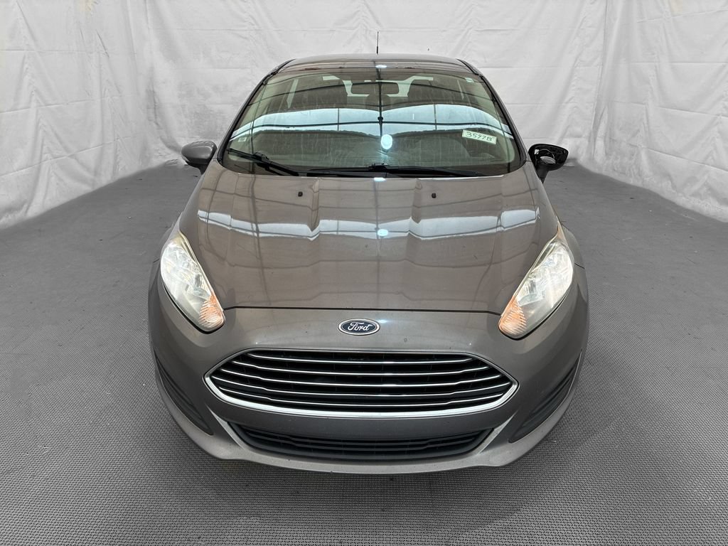 Used 2014 Ford Fiesta SE FWD image 2