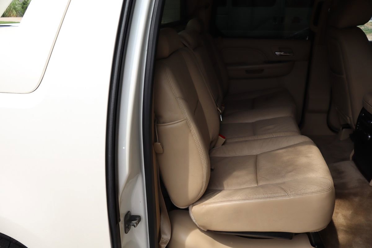 Used 2012 Cadillac Escalade EXT Luxury image 22