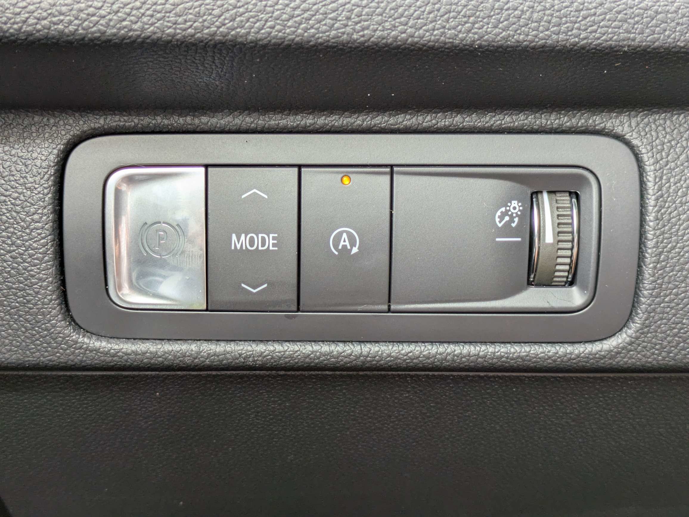 Used 2025 Chevrolet Traverse LT FWD image 21