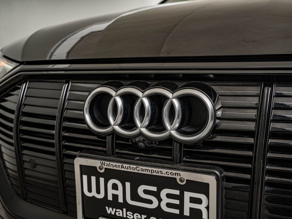 Used 2022 Audi e-tron Premium w/ Convenience Plus Package image 13