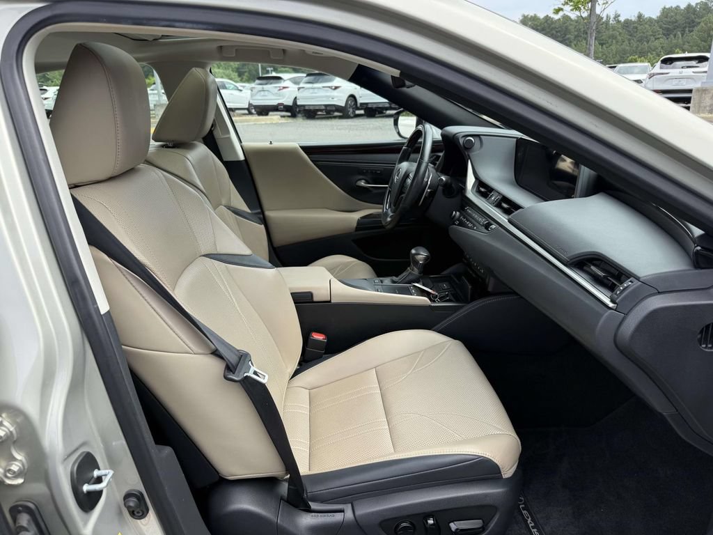 Used 2019 Lexus ES 300h FWD image 14