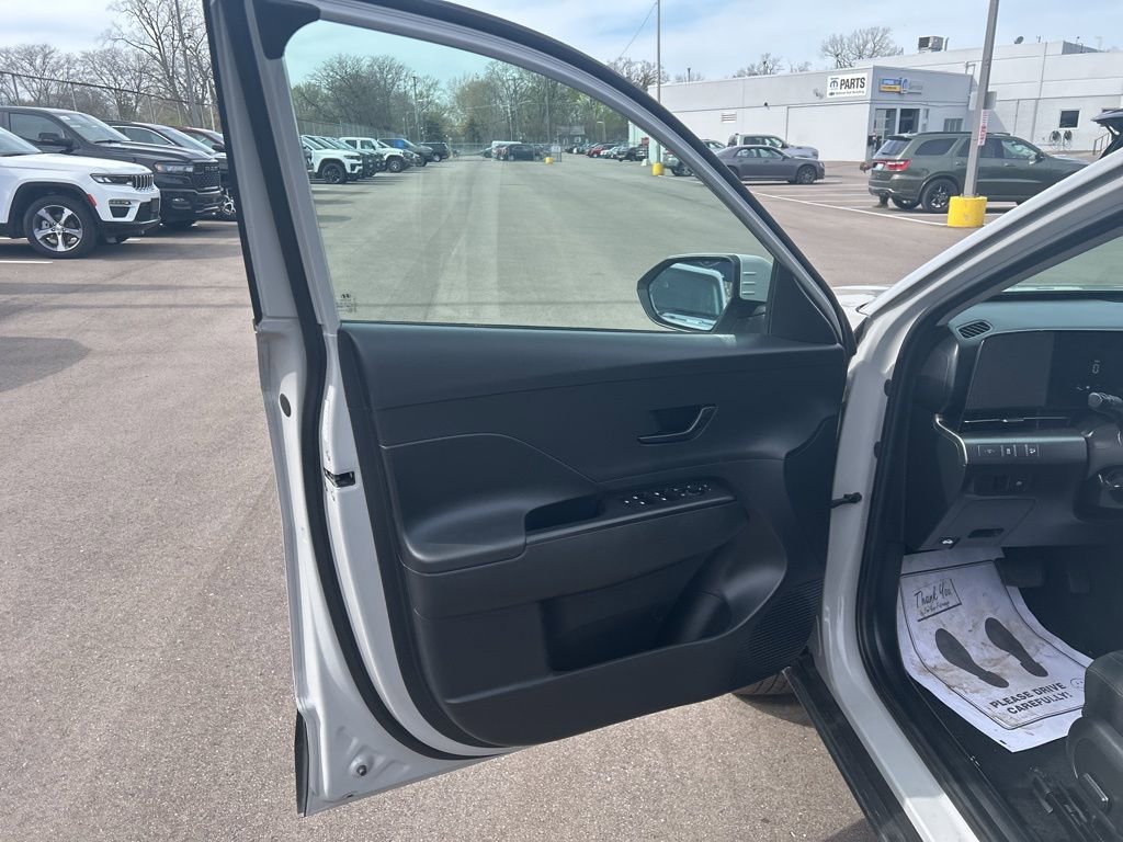 Used 2024 Hyundai Kona SEL AWD/4WD image 12
