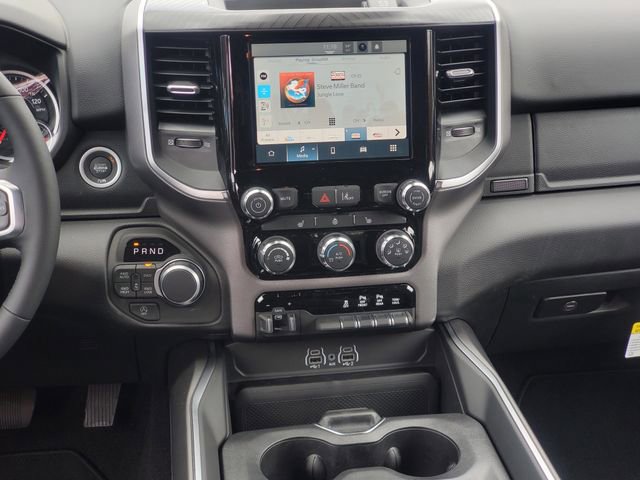 New 2026 RAM 1500 4x4 Crew Cab image 30