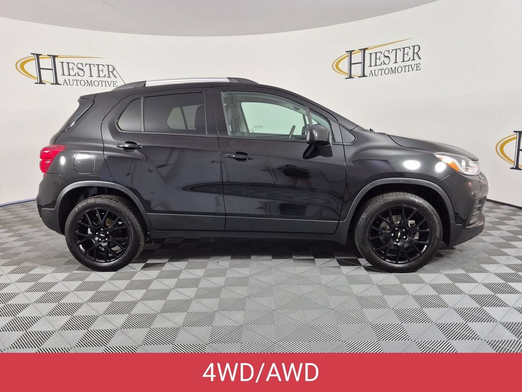 Certified 2022 Chevrolet Trax LT w/ Midnight Edition AWD/4WD image 3