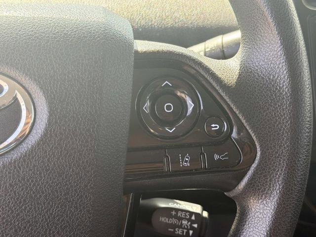 Used 2019 Toyota Prius L Eco w/ Carpet Mat Package FWD image 11