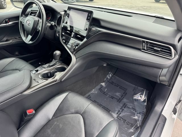 Used 2022 Toyota Camry XSE FWD image 5