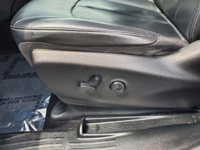 Used 2018 Chrysler Pacifica Touring-L Plus w/ S Appearance Package image 6