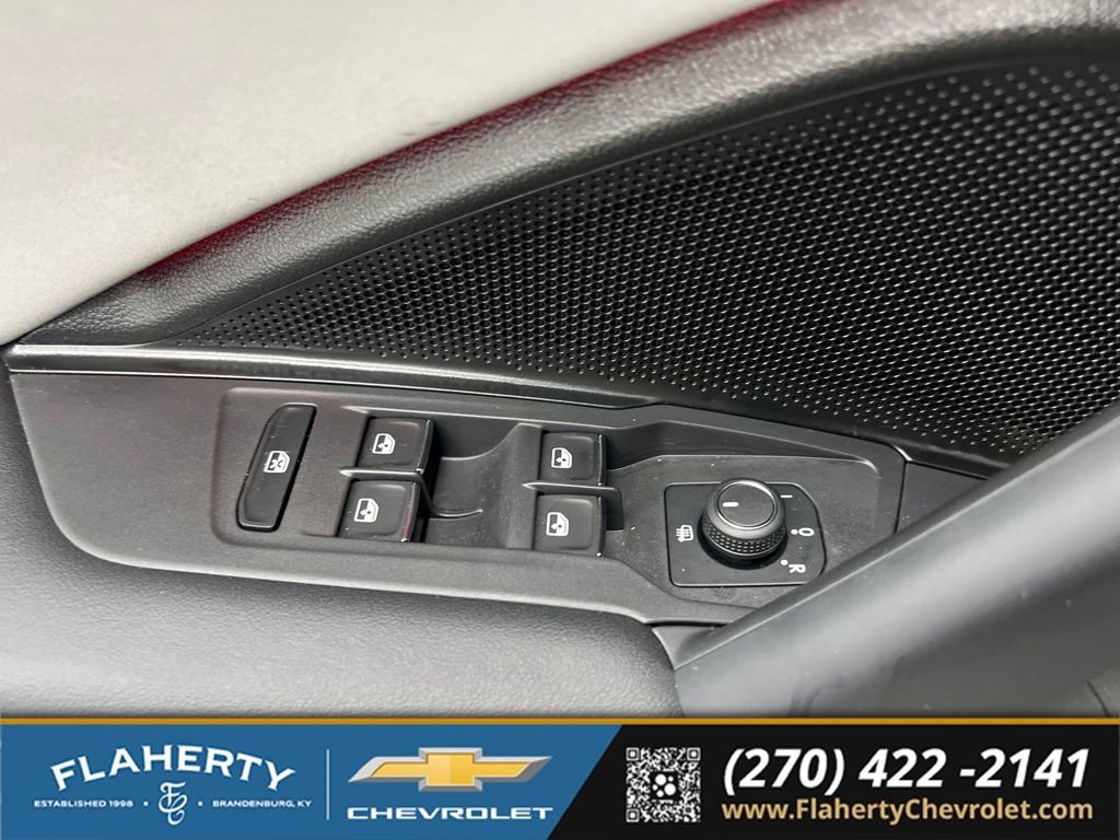 Used 2025 Volkswagen Tiguan SE R-Line AWD/4WD image 23